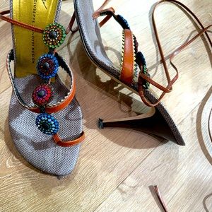 Giuseppe Zanotti size 91/2. 90mm heel